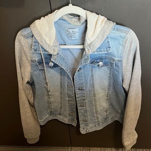 Love Tree | L Hooded Denim Jacket